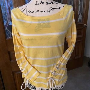 ESCADA VINTAGE TOP WITH LACED UP LOWER SLEEVES. SIZE 10. 100% COTTON.
